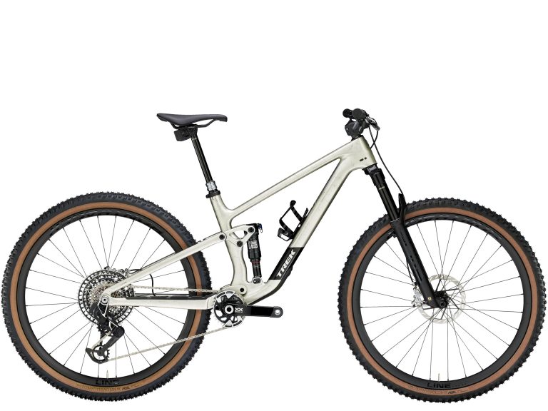 Trek Top Fuel 9.9 XX AXS 2025, VTT tout-suspendu de trail à cadre et roues carbone, vue de profil
