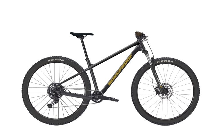 Nukeproof Tracker 290 en Shimano Essa, VTT semi-rigide aluminium en 29 pouces, vue de profil